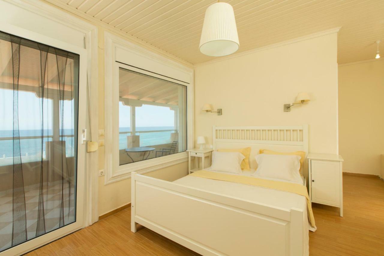 Magnificent Seascape Villa On A Secluded Beach Nea Moudania Exterior photo