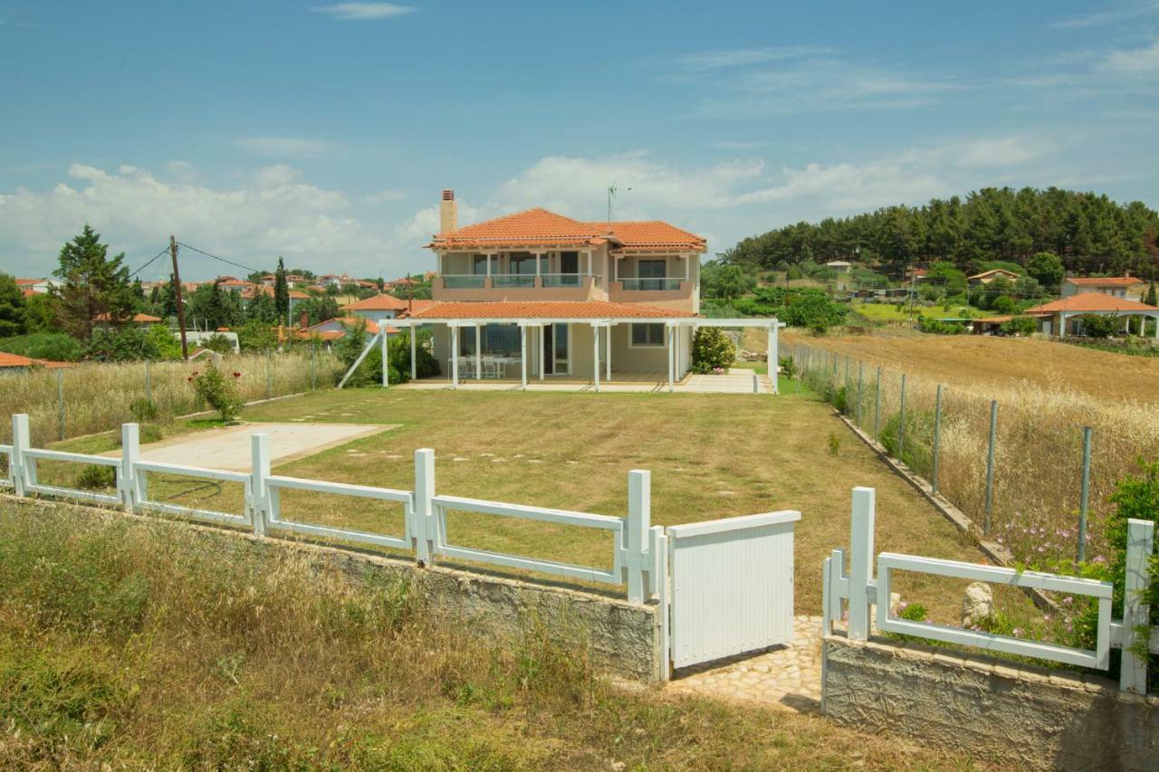 Magnificent Seascape Villa On A Secluded Beach Nea Moudania Exterior photo